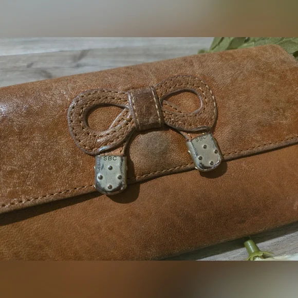 VINTAGE CHLOE BOW KNOT LONG WALLET - Picture 2 of 8